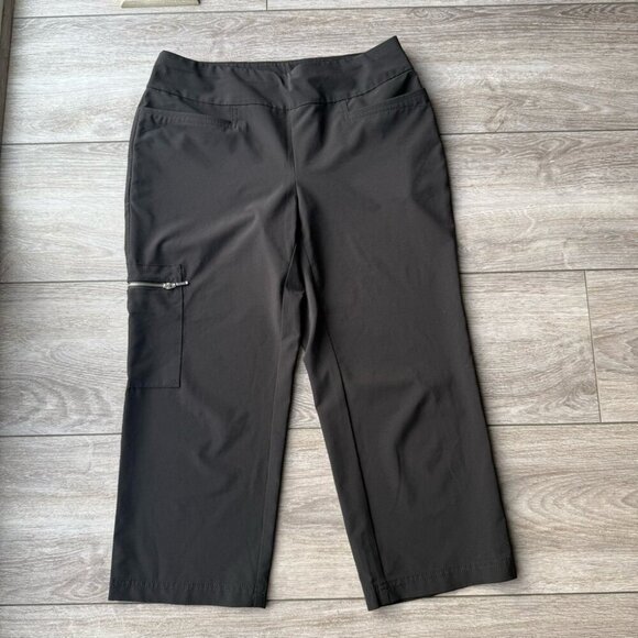 Weekend’s by Chico Wide Leg Cargo Style Wrinkle free Capri Pants - Picture 1 of 9